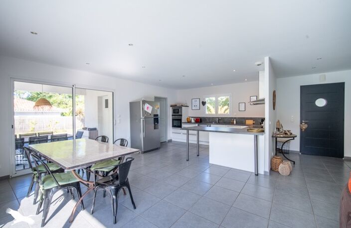 Contemporaine de 5 pièces principales — photo 2