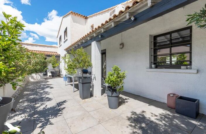 Villa de 6 pièces principales — photo 2