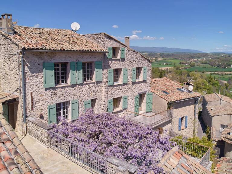 Pays de Forcalquier, rare maison de village de 367 m2 avec jardin terrasse et piscine — photo 1