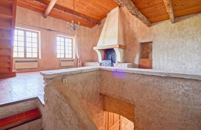 Pays de Forcalquier, rare maison de village de 367 m2 avec jardin terrasse et piscine — photo 2