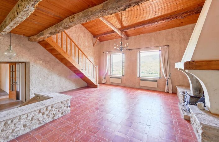 Pays de Forcalquier, rare maison de village de 367 m2 avec jardin terrasse et piscine — photo 3