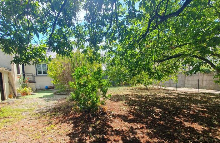 LONGERE 128M2 4 CHAMBRES 1167M2  TERRAIN EN PLEIN CENTRE — photo 2
