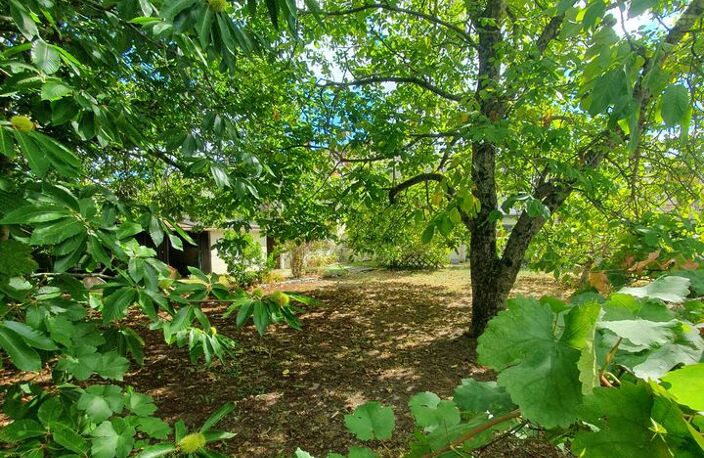 LONGERE 128M2 4 CHAMBRES 1167M2  TERRAIN EN PLEIN CENTRE — photo 3
