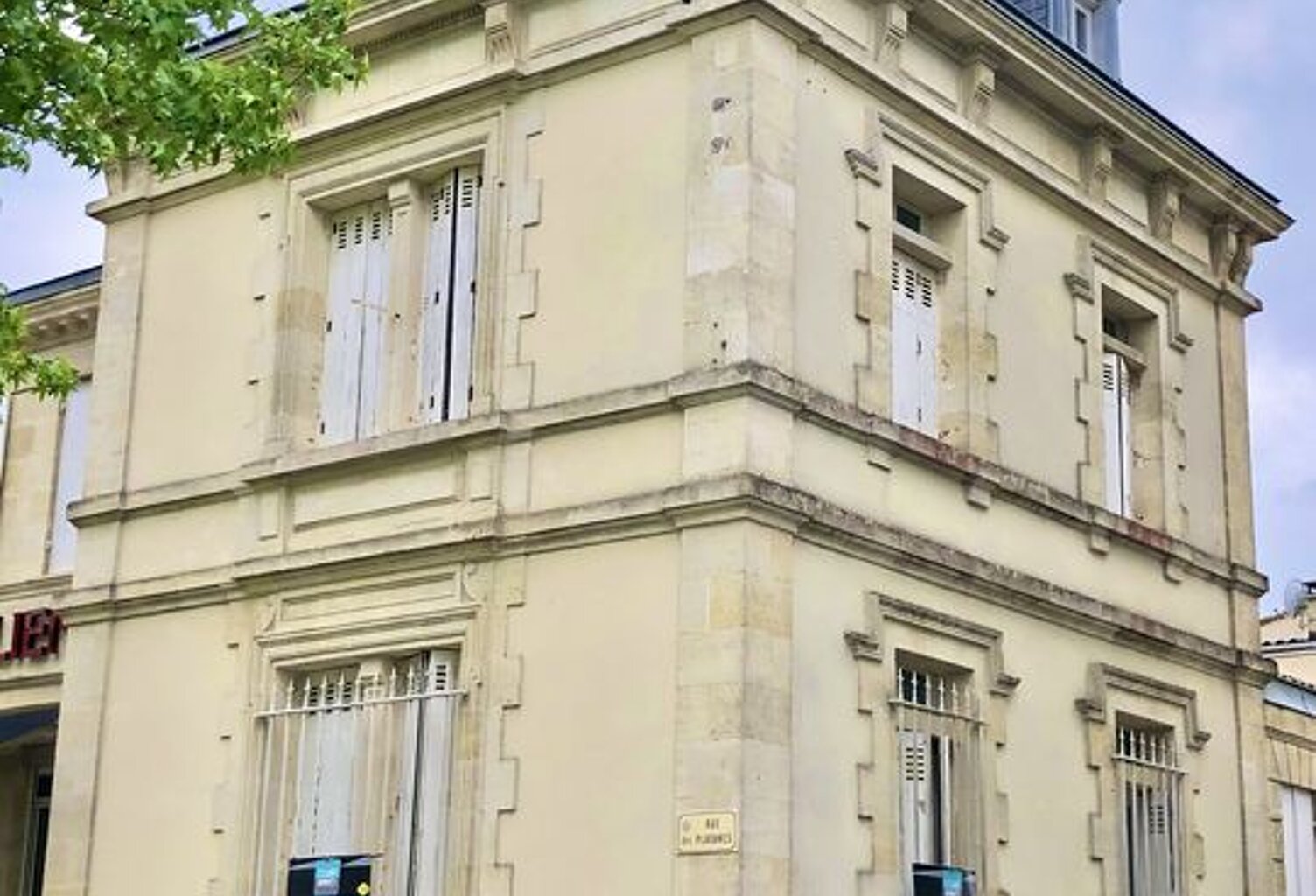 MAISON DE VILLE STYLE DE MAÎTRE , EN PIERRE A ETAGES, RENOVEE — photo 1