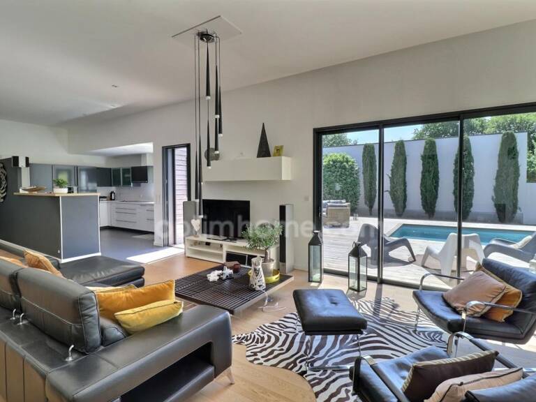 ORVAULT « La Forêt » — Villa d'architecte contemporaine en plain-pied total (197 m²) & piscine chauffée — photo 1