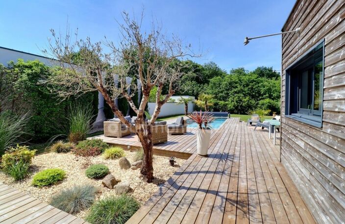 ORVAULT « La Forêt » — Villa d'architecte contemporaine en plain-pied total (197 m²) & piscine chauffée — photo 3
