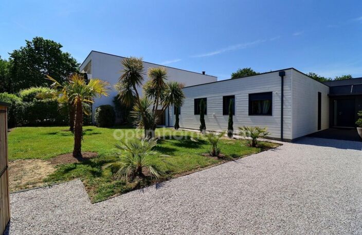 ORVAULT « La Forêt » — Villa d'architecte contemporaine en plain-pied total (197 m²) & piscine chauffée — photo 5