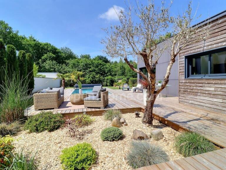 ORVAULT « La Forêt » — Villa d'architecte contemporaine en plain-pied total (197 m²) & piscine chauffée — photo 1