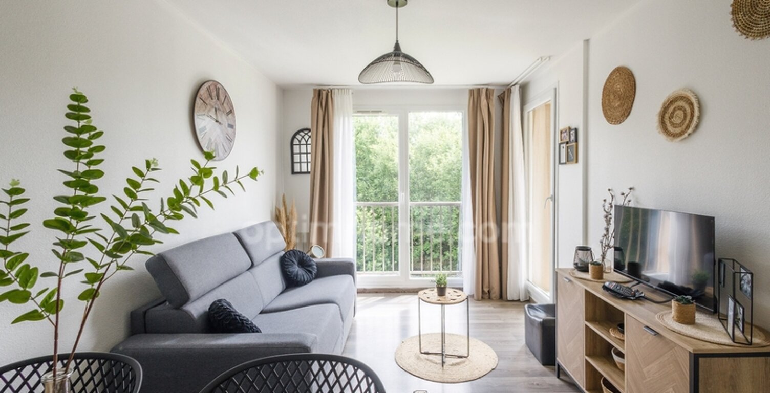 Proximité immédiate de Honflur - Appartement T2 - 31.50 m2 - 1 chambre - Terrasse - 1er et dernier étage sans ascenseur - Parking - Piscine — photo 1