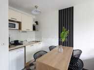 Proximité immédiate de Honflur - Appartement T2 - 31.50 m2 - 1 chambre - Terrasse - 1er et dernier étage sans ascenseur - Parking - Piscine — photo 2