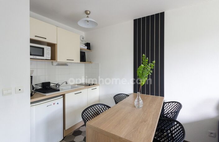 Proximité immédiate de Honflur - Appartement T2 - 31.50 m2 - 1 chambre - Terrasse - 1er et dernier étage sans ascenseur - Parking - Piscine — photo 2
