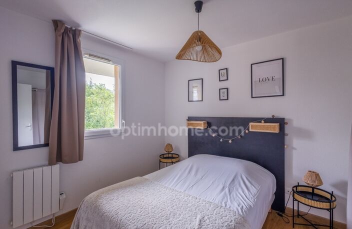 Proximité immédiate de Honflur - Appartement T2 - 31.50 m2 - 1 chambre - Terrasse - 1er et dernier étage sans ascenseur - Parking - Piscine — photo 5
