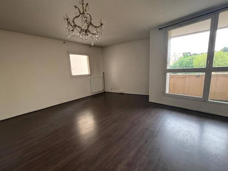 Appartement à vendre 2 pièces de 58m² proche métro, centre commercial et bords du Lac — photo 1