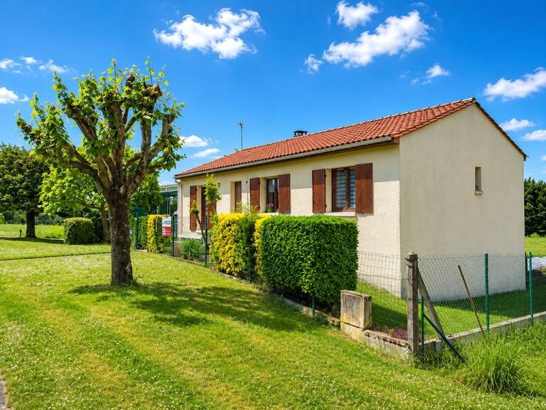 Maison à vendre 4 pièces CHALAIS (16) — photo 1