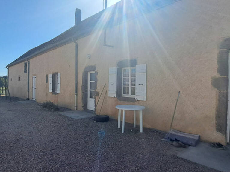 FERMETTE A RÉNOVER AVEC GRANDS BATIMENTS, DÉPENDANCES ET SES 2 HA DE TERRAINS LIBRES — photo 1