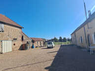 FERMETTE A RÉNOVER AVEC GRANDS BATIMENTS, DÉPENDANCES ET SES 2 HA DE TERRAINS LIBRES — photo 2