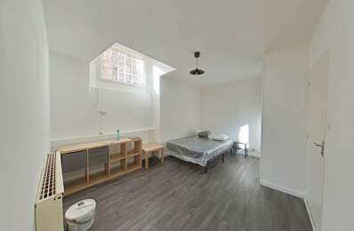 Appartement À Louer , L'eau , l'électricité et le chauffage sont compris dans les charges — photo du bien