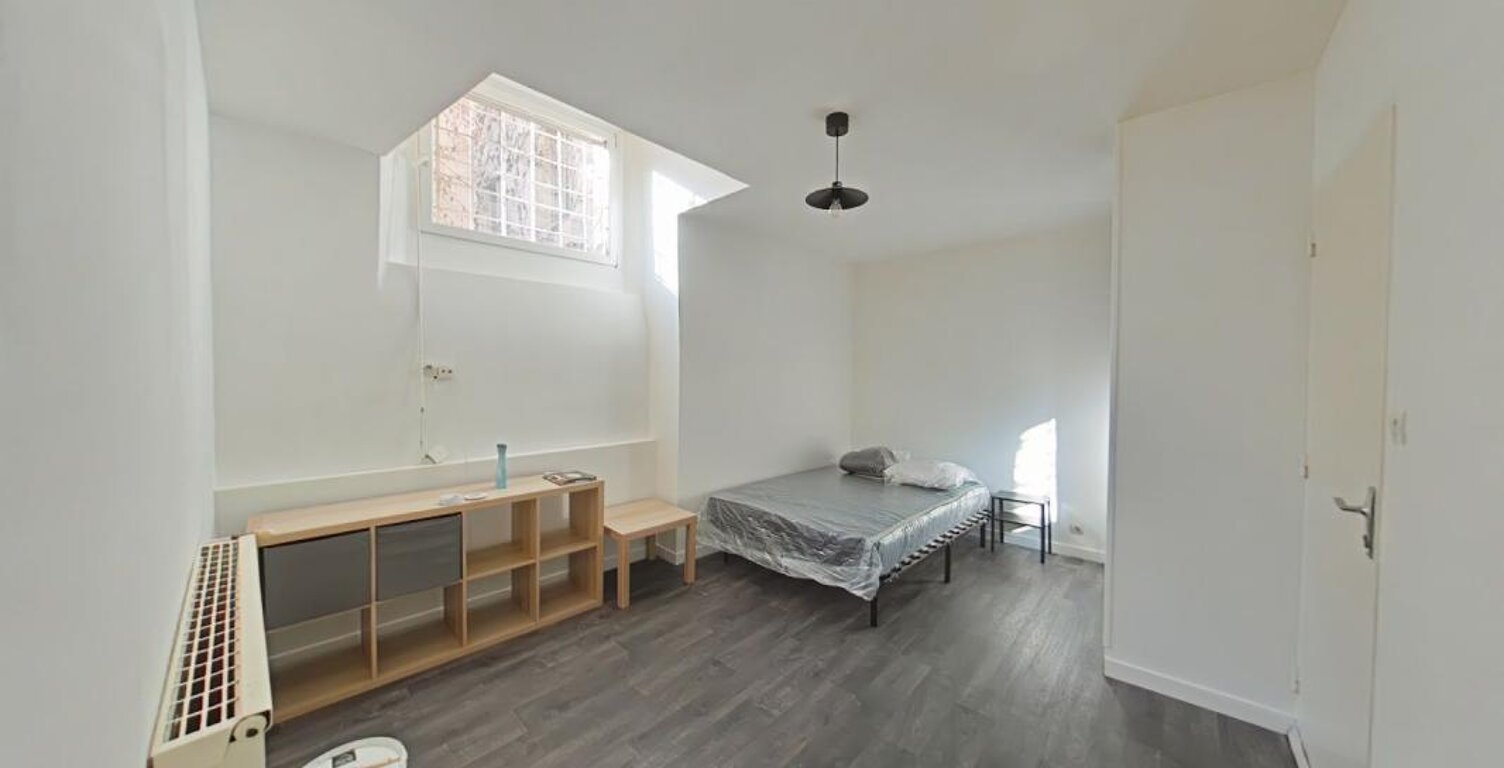 Appartement À Louer , L'eau , l'électricité et le chauffage sont compris dans les charges — photo 1