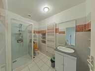 Appartement À Louer , L'eau , l'électricité et le chauffage sont compris dans les charges — photo 4