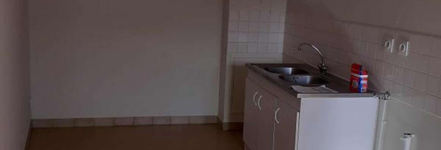 Maison 3 Pièces 78 m² à louer à Sainte-Catherine-de-Fierbois (37800)