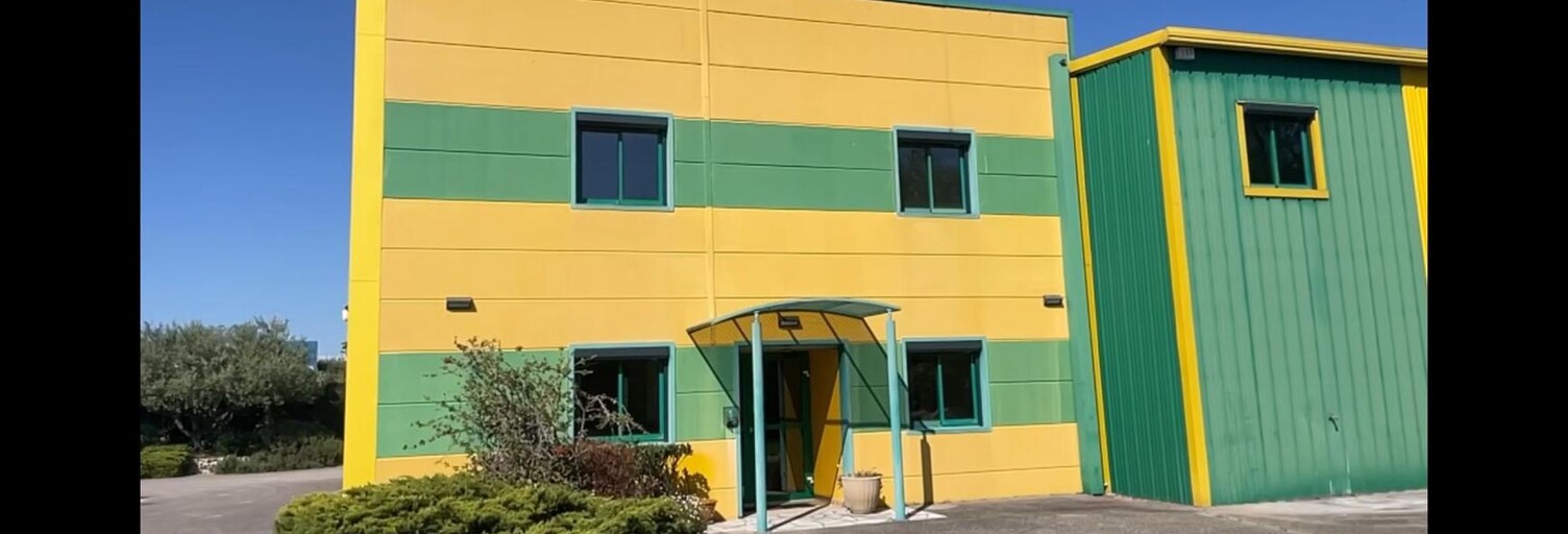 Immeuble   m² à louer à Monteux (84170)