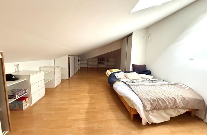 T4 dernier étage + ascenseur 180m² au sol — photo 4