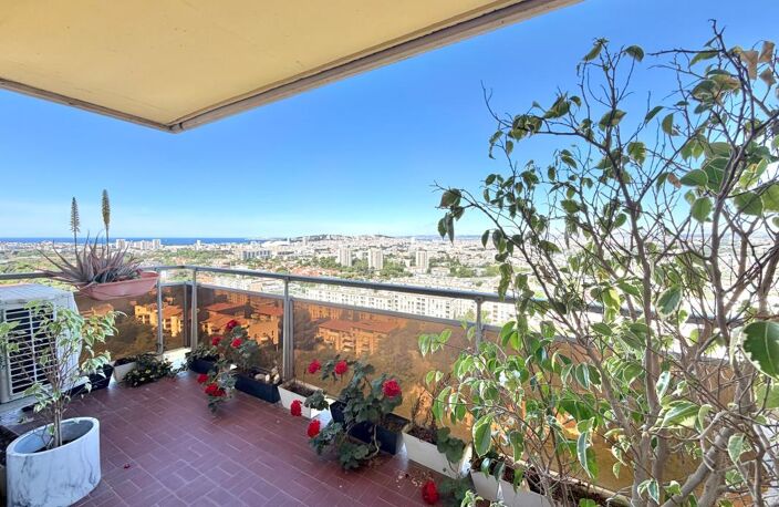 Appartement T4 de 77,12m² en dernier étage - Magnifique vue - Secteur Saint Tronc — photo 4