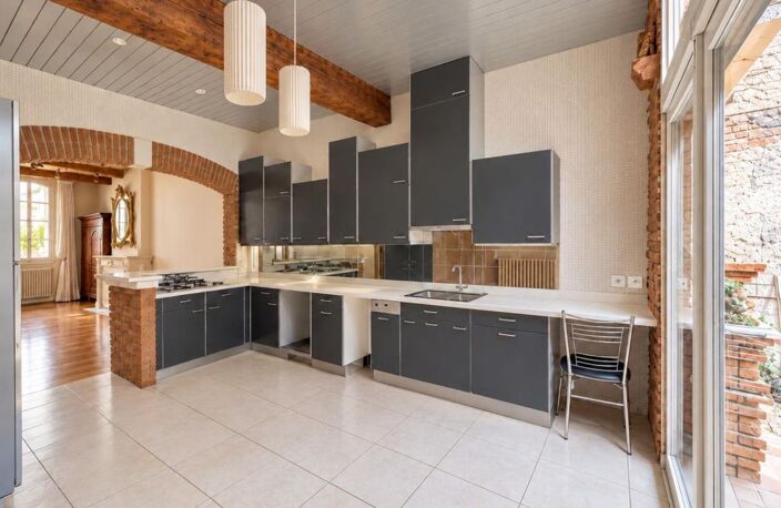 Toulouse Cœur Saint-Cyprien SuperbeT3 Traversant de 100 m² Avec Terrasse et Garage de 60 m² — photo 4