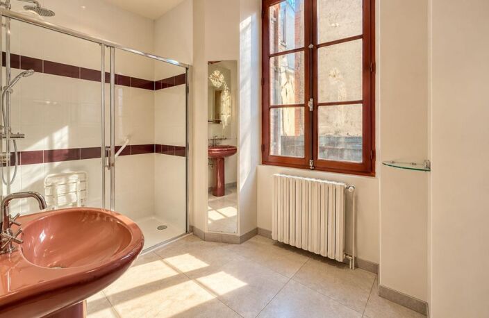 Toulouse Cœur Saint-Cyprien SuperbeT3 Traversant de 100 m² Avec Terrasse et Garage de 60 m² — photo 5