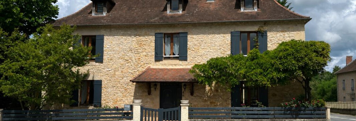 Maison 8 Pièces 215 m² à vendre à Hautefort (24390)