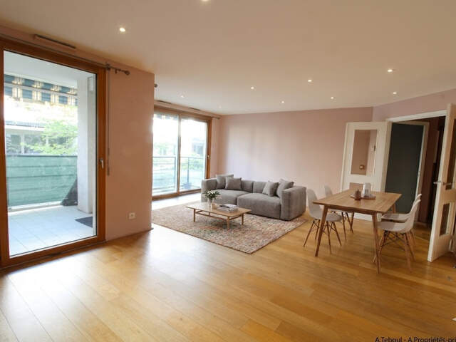 GRATTE CIEL -  ELEGANT T4 DE 105M² - BALCON A VIVRE - RESIDENCE DE STANDING AVEC  GARAGE ET CAVE — photo du bien