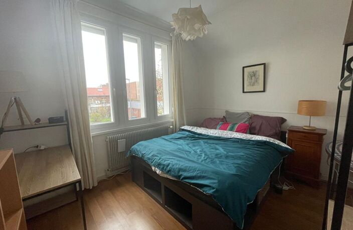 Maison individuelle  à Lille, 4 chambres, 2 salle de bains , jardin + Garage secteur Eurasanté — photo 5