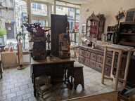Proche prieuré, immeuble 3 appartements + local commercial (actuellement loué) — photo 2