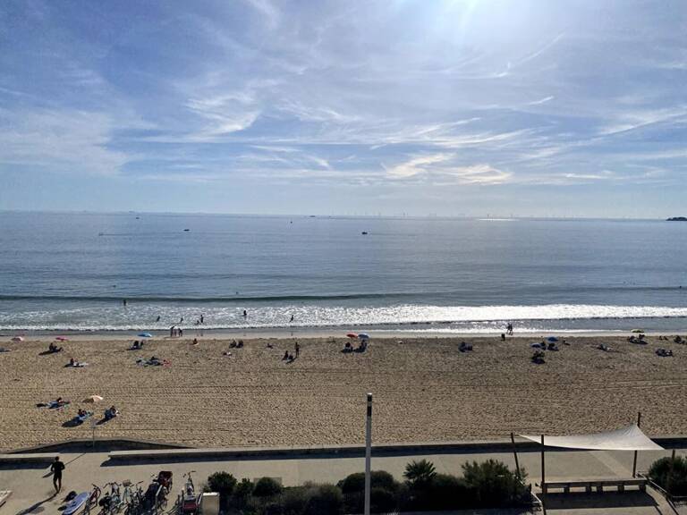 PORNICHET PROCHE LA BAULE APPARTEMENT T3 FACE MER DERNIER ETAGE AVEC STATIONNEMENT — photo 1
