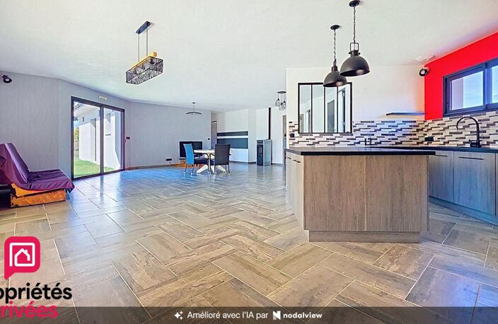 ARVERT, MAISON RÉCENTE DE 143 m² SUR TERRAIN DE 1 695 m² AVEC PISCINE ET GARAGE INDÉPENDANT — photo 2