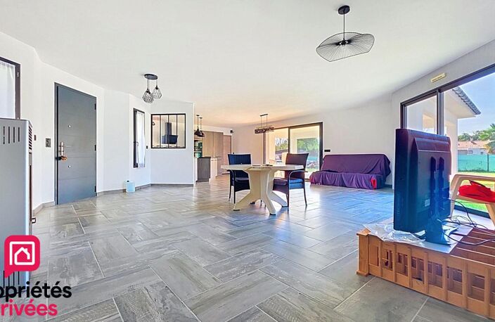 ARVERT, MAISON RÉCENTE DE 143 m² SUR TERRAIN DE 1 695 m² AVEC PISCINE ET GARAGE INDÉPENDANT — photo 4