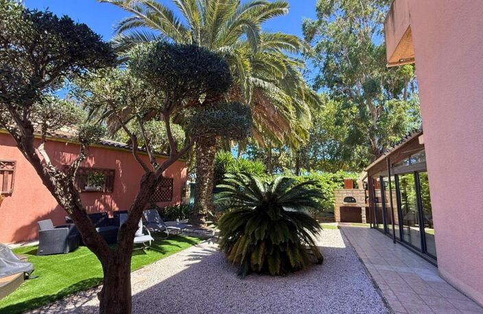 Appartement Duplex avec Jardin & Dépendance 93 m² utiles  À 5 min de la Plage — photo 2