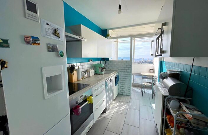 Exclusivité, vendu avec locataire, T4 Marseille 15ème , Résidence Val pins, quartier Les Borels — photo 3