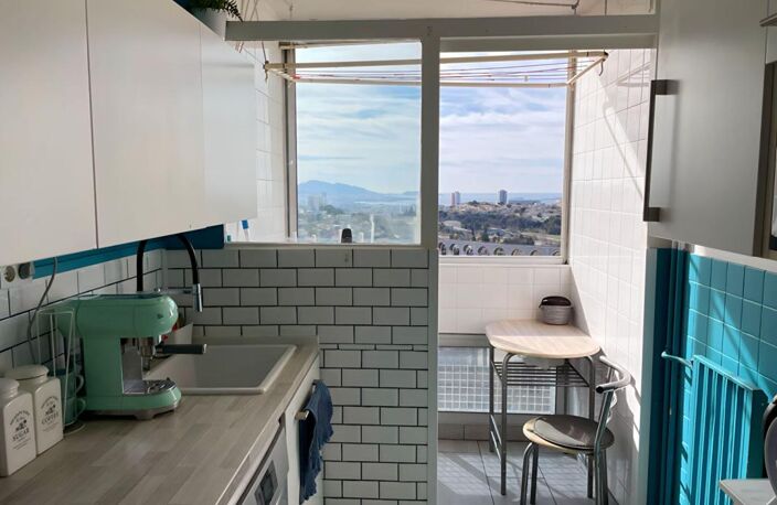 Exclusivité, vendu avec locataire, T4 Marseille 15ème , Résidence Val pins, quartier Les Borels — photo 4