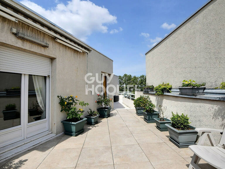 Sans Souci / Monplaisir, dernier étage, T4 / T5 de 114 m²  avec terrasse plein ciel de 35 m² et 2 garages, Lyon, 3ème (69003) — photo 1