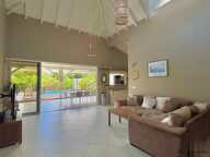SAINT-FRANÇOIS – VILLA D’EXCEPTION AVEC BUNGALOW & PISCINE — photo 3