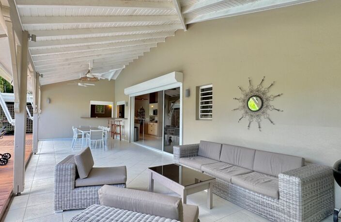 SAINT-FRANÇOIS – VILLA D’EXCEPTION AVEC GRANDE PISCINE, À 5 MINUTES DES PLAGES — photo 2