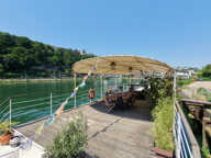 Péniche habitation de 170 m² avec terrasse couverte de 60 m², offrant un cadre de vie exceptionnel sur la Saône — photo 4
