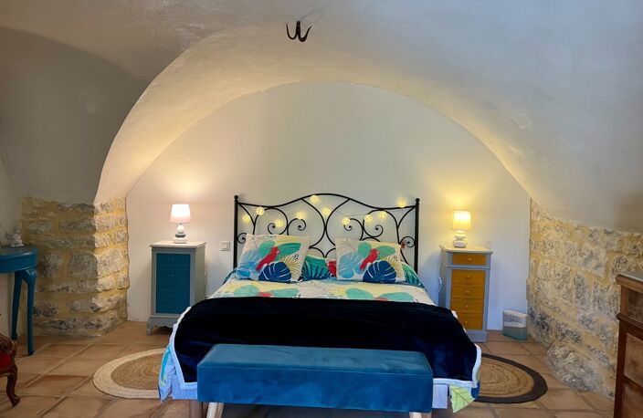 Maison de caractère rénovée – Cour, terrasse et 4 chambres – Secteur Lussan ✨ — photo 3