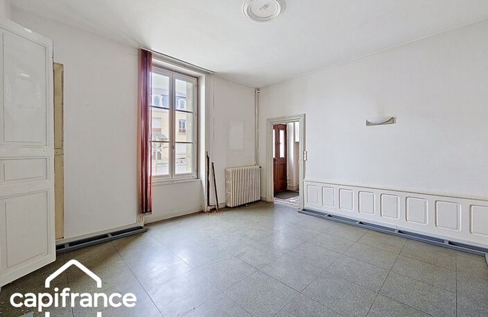 Thouars centre – Bien à rénover 210 m² avec 3 garages – Fort potentiel locatif/activité tertiaire et libérale — photo 3
