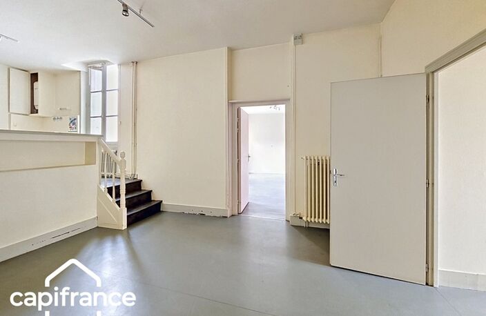 Thouars centre – Bien à rénover 210 m² avec 3 garages – Fort potentiel locatif/activité tertiaire et libérale — photo 5