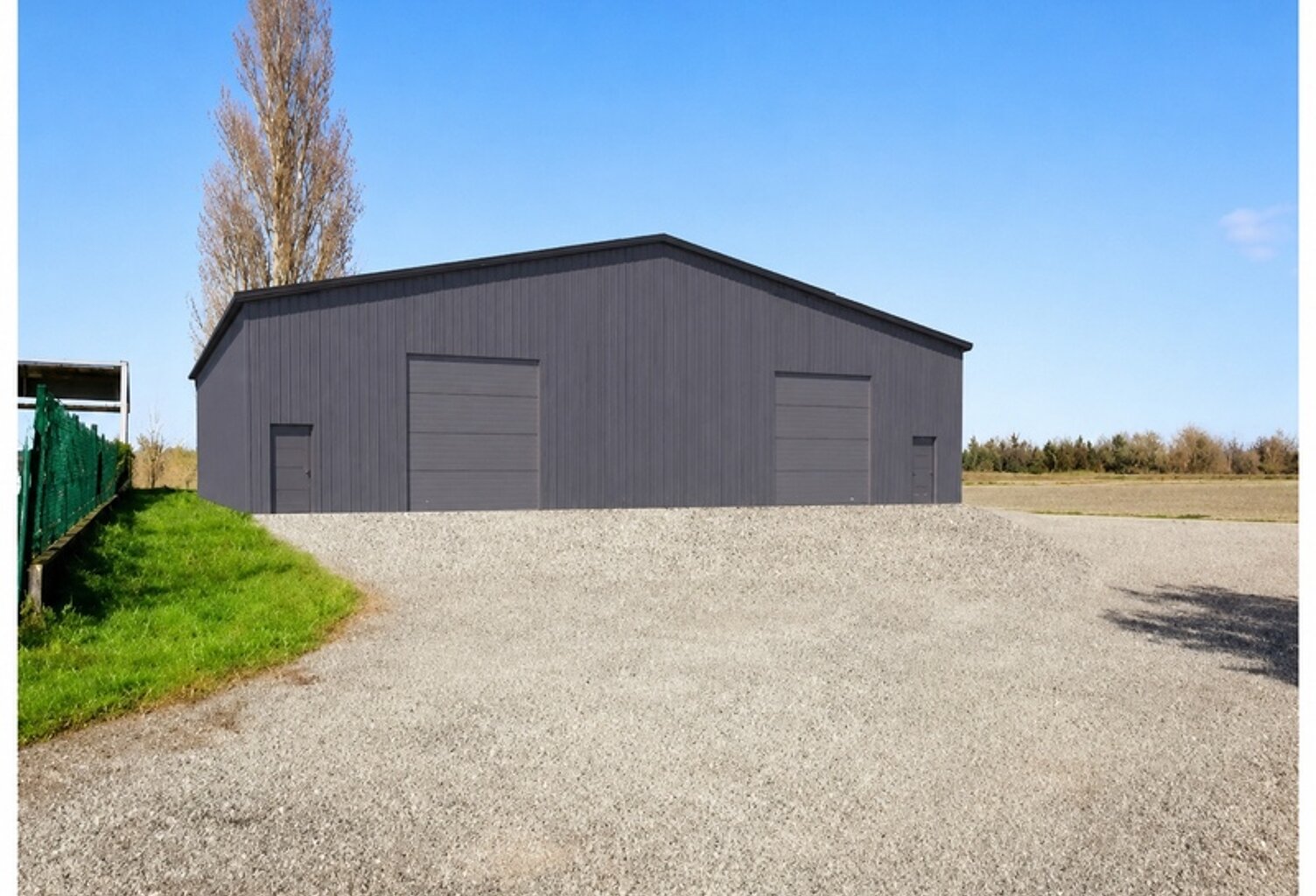 Combe de SAVOIE - ENTREPÔT de 836m2 sur Terrain de 3000m2 — photo 1