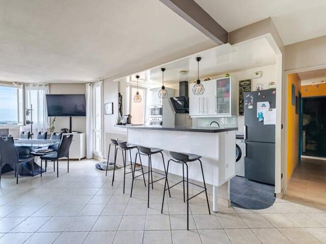LIVRY GARGAN appartement T4 6 85 M2 cave et place de parking — photo du bien