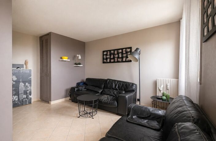 LIVRY GARGAN appartement T4 6 85 M2 cave et place de parking — photo 5