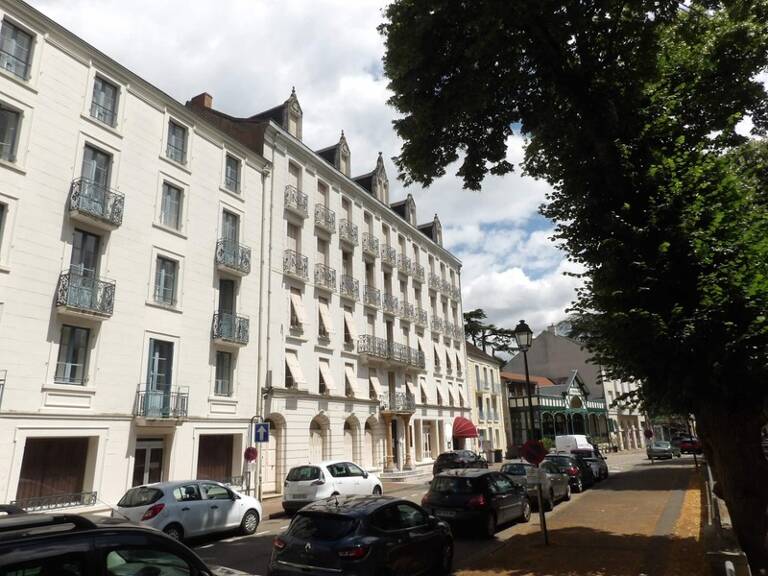 Immeuble à vendre NERIS LES BAINS (03) — photo 1